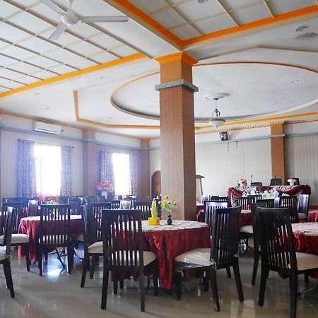 Syafira Hotel Langgur Ngoại thất bức ảnh