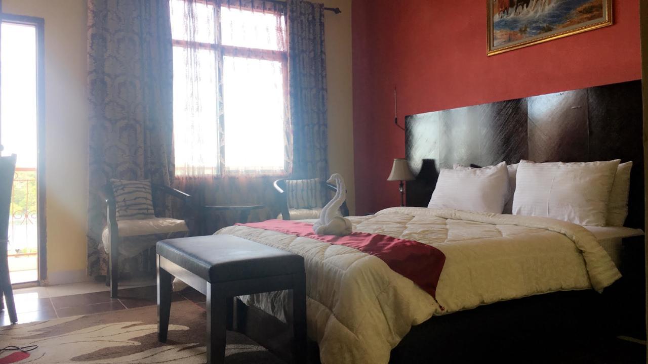 Syafira Hotel Langgur Ngoại thất bức ảnh