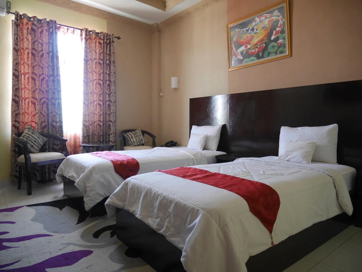 Syafira Hotel Langgur Ngoại thất bức ảnh