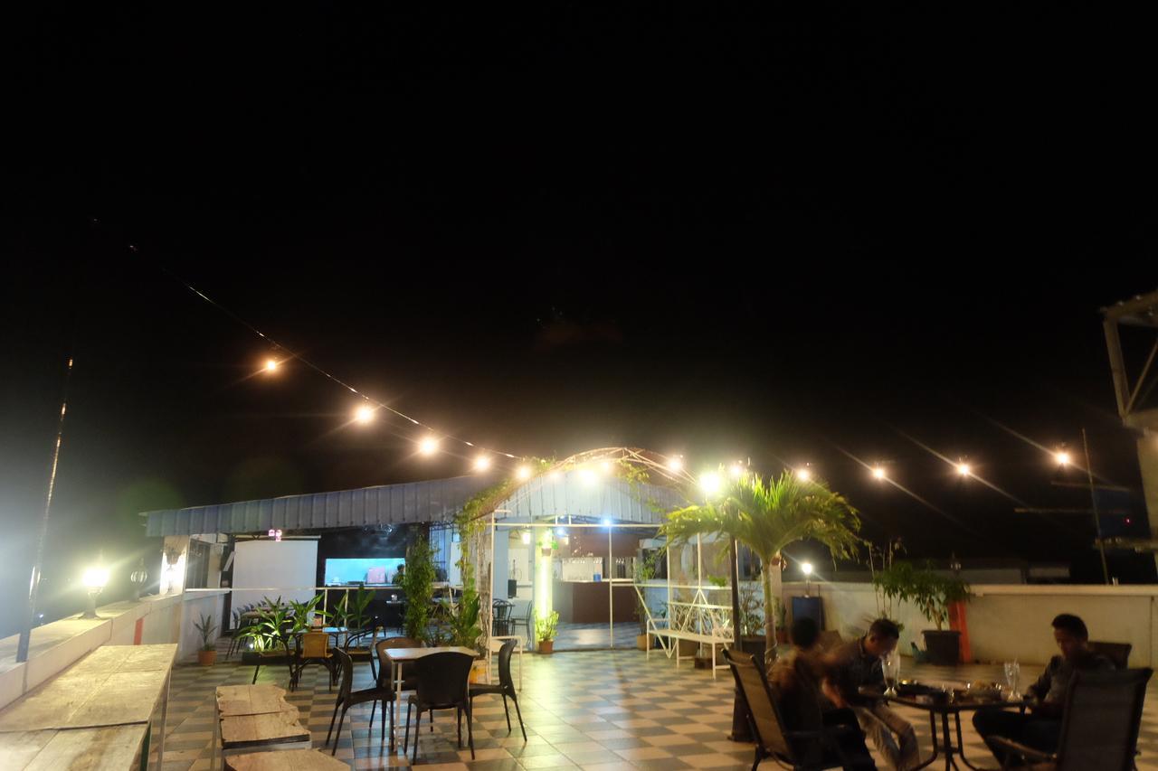 Syafira Hotel Langgur Ngoại thất bức ảnh
